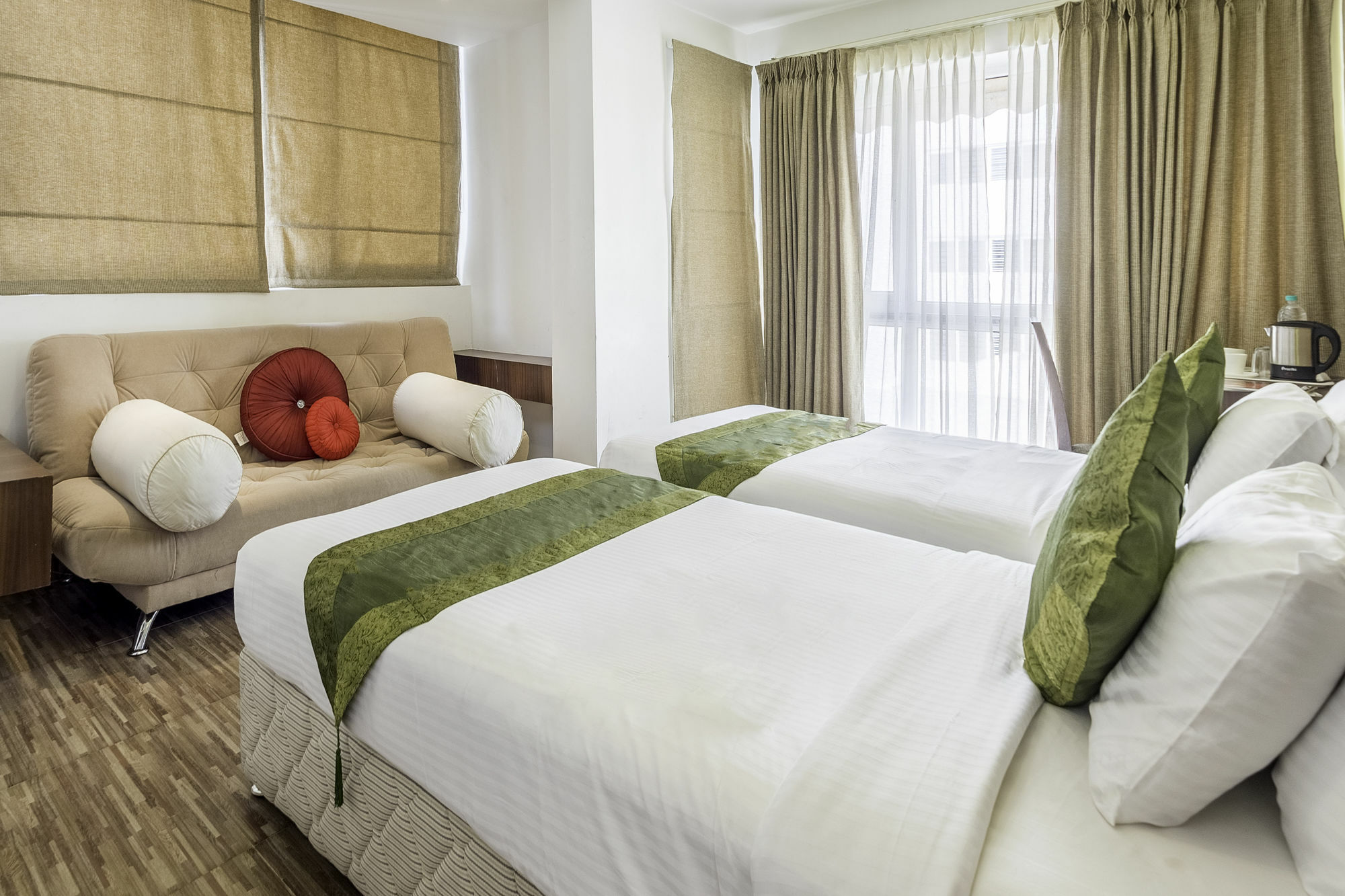 Treebo Trend J'S Five Two Boutique Hotel Chennai Exterior foto