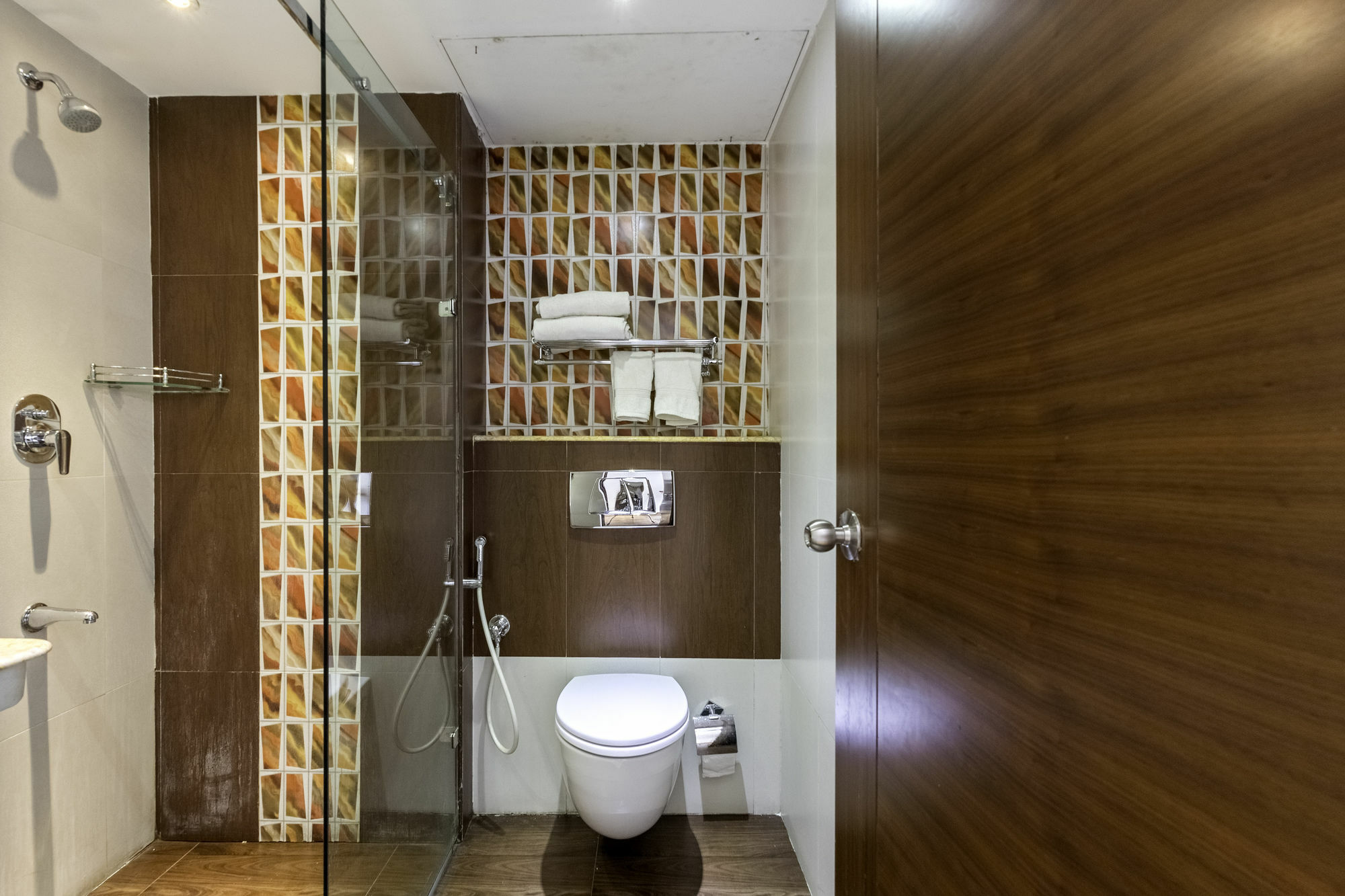 Treebo Trend J'S Five Two Boutique Hotel Chennai Exterior foto