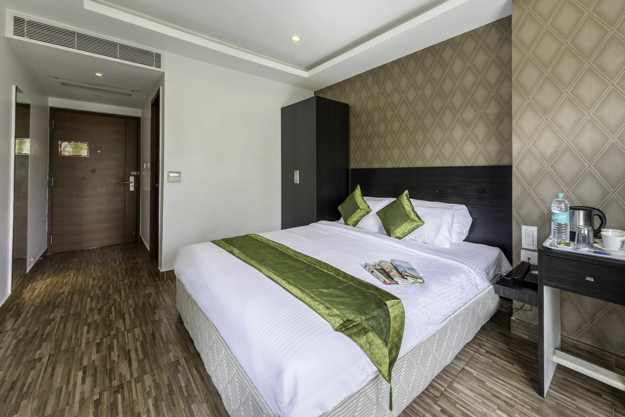Treebo Trend J'S Five Two Boutique Hotel Chennai Exterior foto